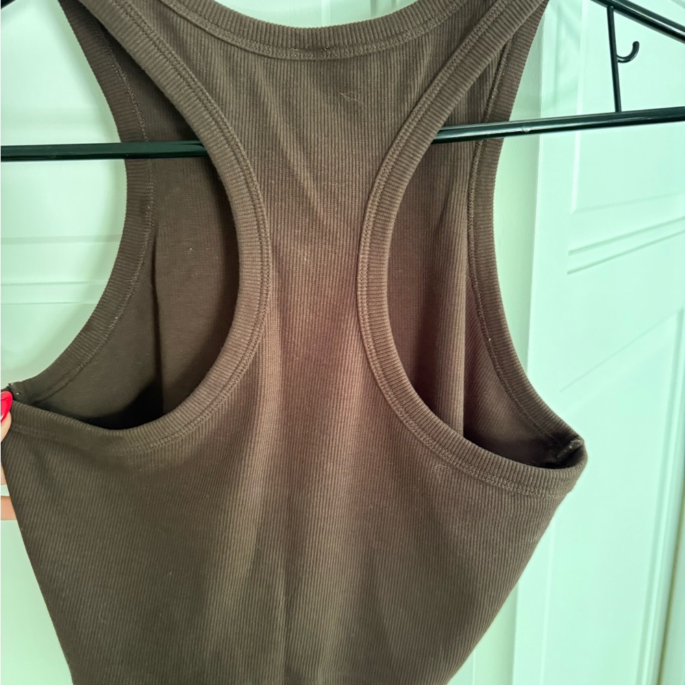 ALO Yoga Aspire Brown Tank Top - Picture 2 of 5